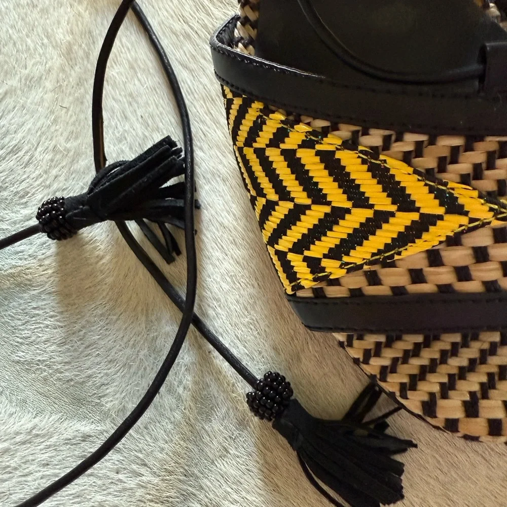 Zara Black and Yellow Woven Patterned Sandals - Size 8 - Picture 2 of 4
